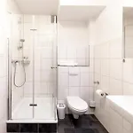 Stylish - 3 Min Walk To Main Train Station - Close To The - Kitchen - Netflix