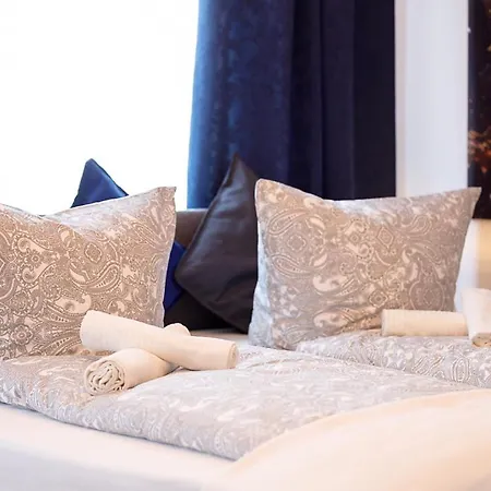 Stylish - 3 Min Walk To Main Train Station - Close To The - Kitchen - Netflix Apartmán *