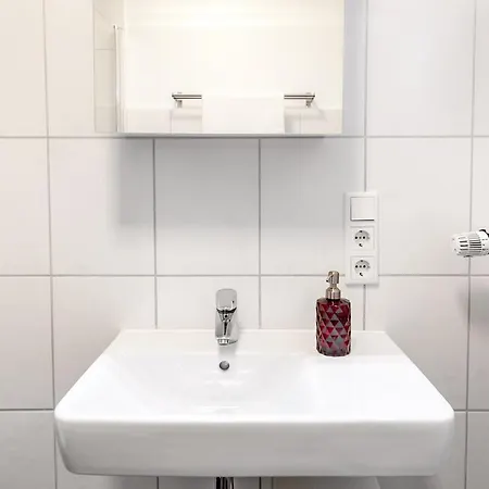 Apartment Urban Oasis: Station With Netflix Wuppertal