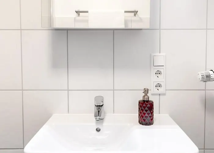 Lejlighed Stylish - 3 Min Walk To Main Train Station - Close To The - Kitchen - Netflix Wuppertal