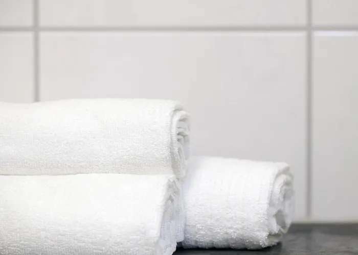 Lejlighed Stylish - 3 Min Walk To Main Train Station - Close To The - Kitchen - Netflix